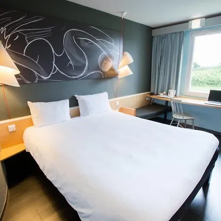 Ibis La Glacerie Hotel 3*