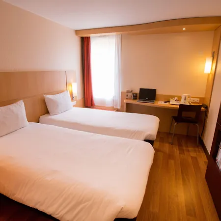 Ibis La Glacerie Hotel 3*