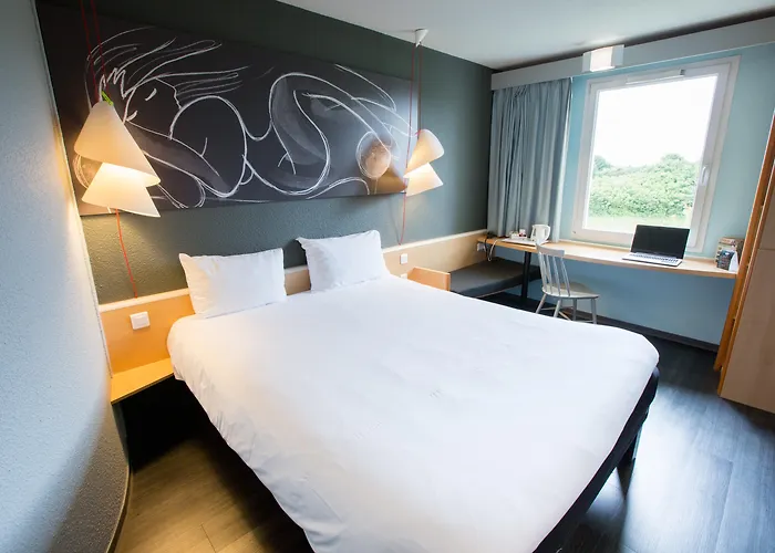 Ibis La Glacerie Hotel 3*