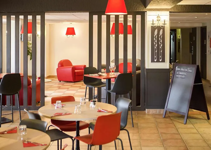 宜必思瑟堡拉格拉斯里酒店 3* 瑟堡